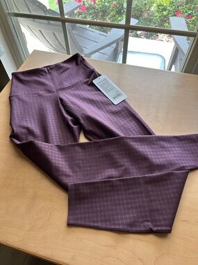 Womens athletic leggings